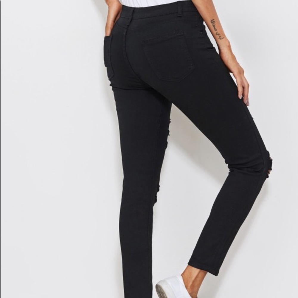 Distressed Skinny Jeans